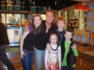 Jessi, Josephine, Jedidiah and Josiah Smith pose with David Cassidy, one of the celebrity judges, in New York on CBS-TV's "Early Show."