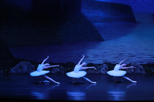  Left to right: Scholarship winner, Abby Fish, KB Company members, Grace Manna and Alayna Farmer during KB's Swan Lake 2015 at Eastman. (Photo by Larry Souders) -