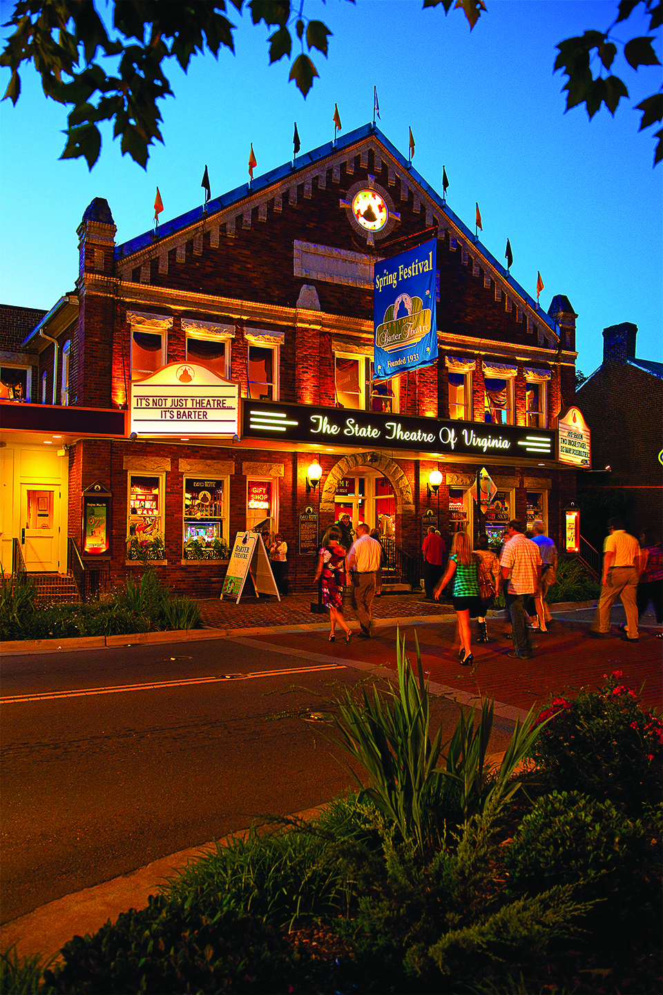 Barter Theatre main stage at night