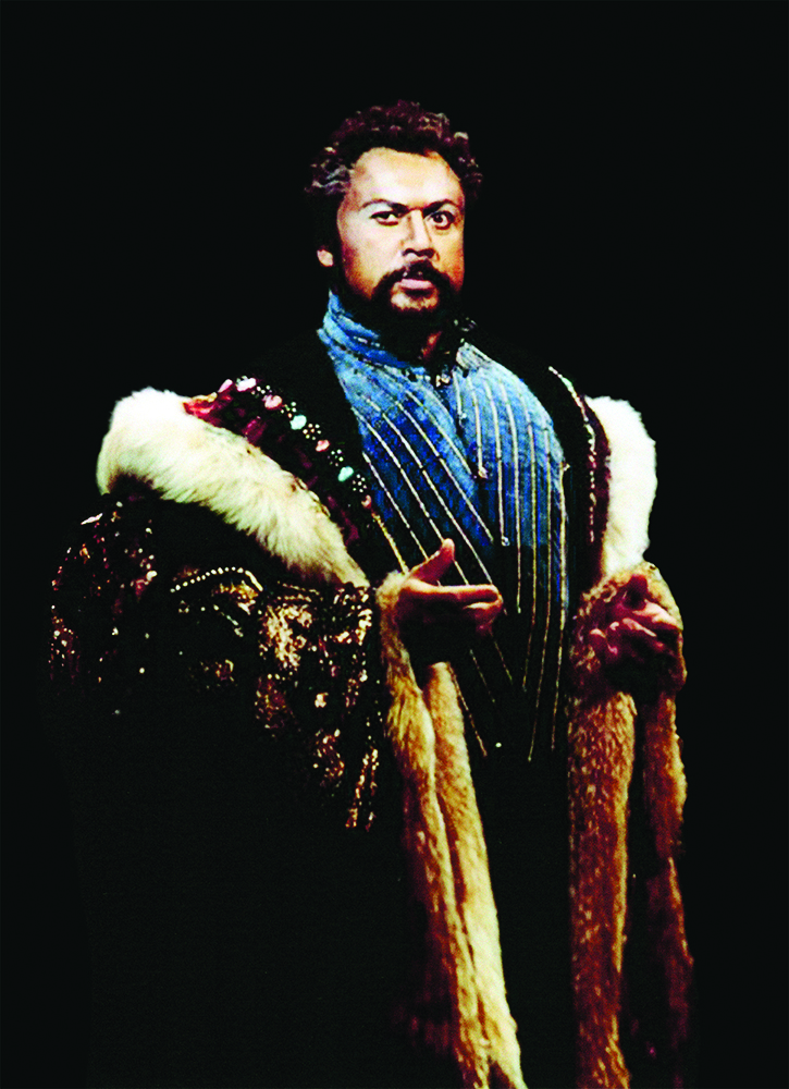 Michael Austin as Otello