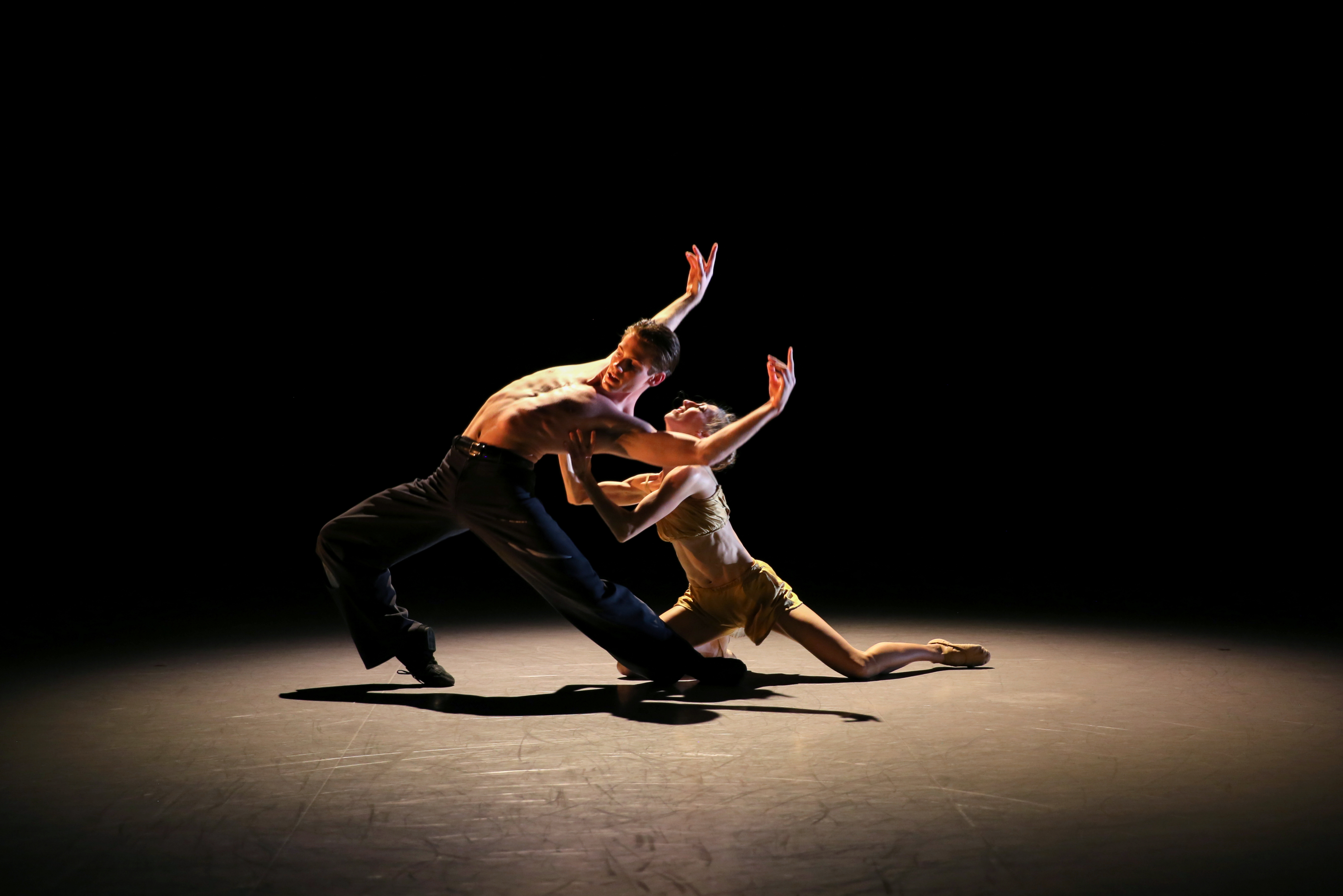 Sarah Joan Smith and Jack Miller in Vestiges by Colin Connor. Richmond Ballet. All Rights Reserved. Photo by Sarah Ferguson.